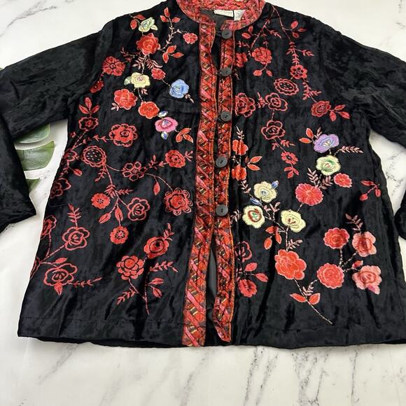 White Stag Vintage Y2k Velvet Jacket Size M Black Red Floral Embroidered - Picture 5 of 11